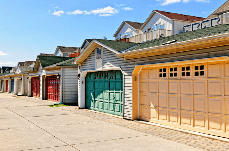 Tips for Choosing the Perfect Exterior Paint and Extending Your Garage Door’s L